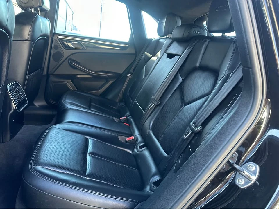 2017 Porsche Macan - Image 9 of 20