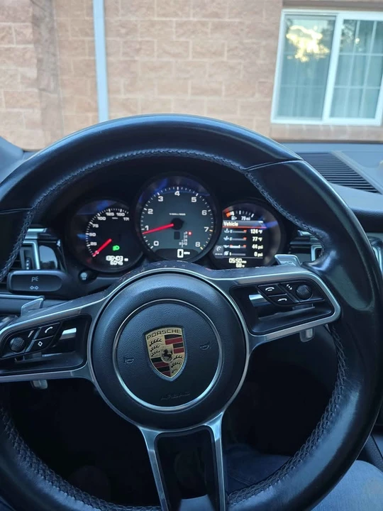 2017 Porsche Macan - Image 15 of 15