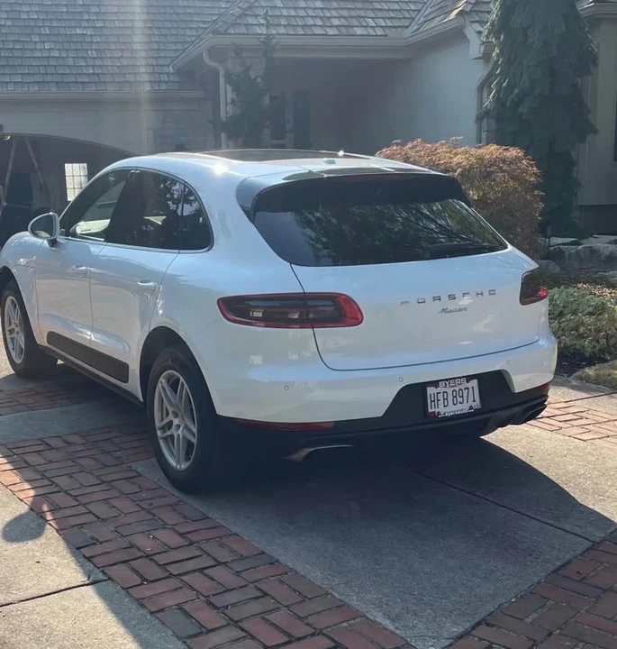 2017 Porsche Macan - Image 4 of 8