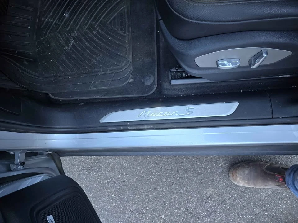 2017 Porsche Macan - Image 11 of 15