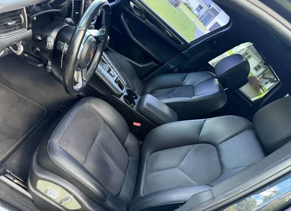 2017 Porsche Macan - Image 9 of 13