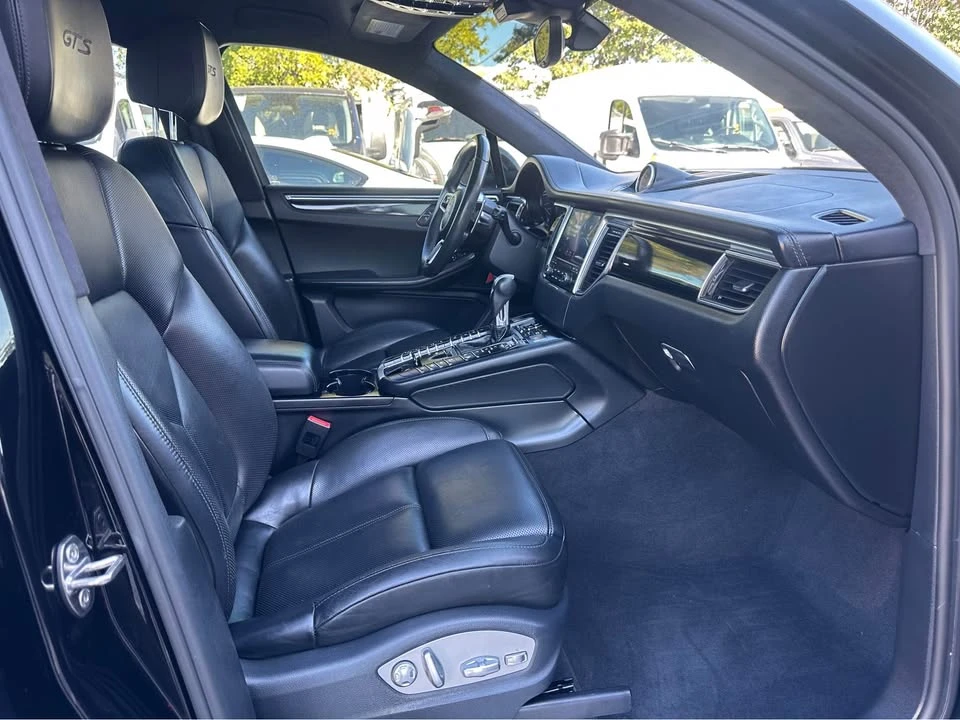 2017 Porsche Macan - Image 10 of 20