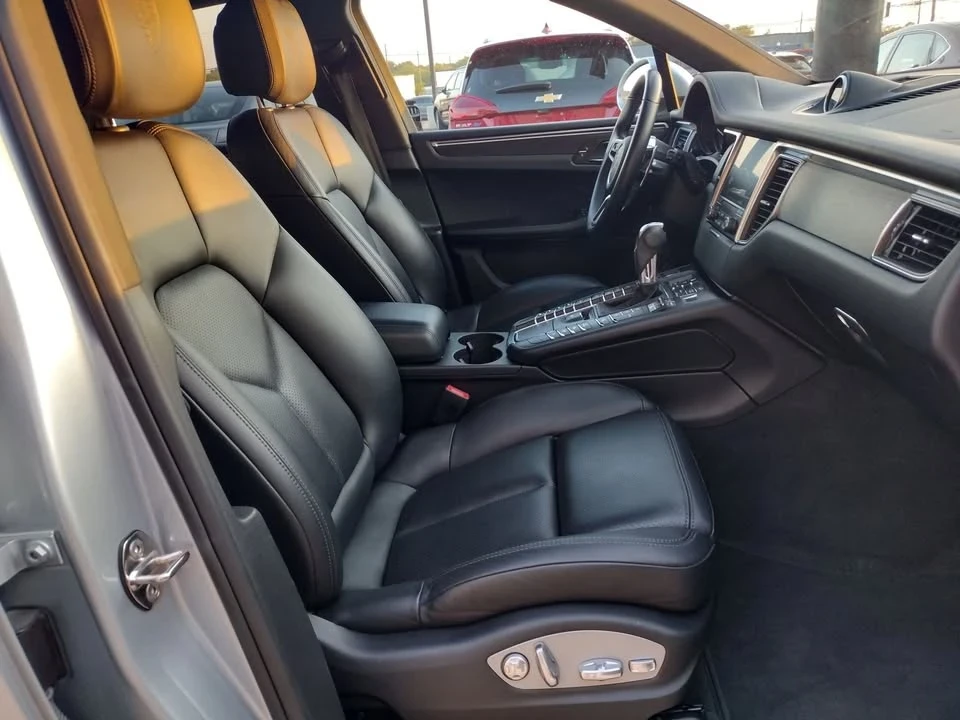 2017 Porsche Macan - Image 14 of 20