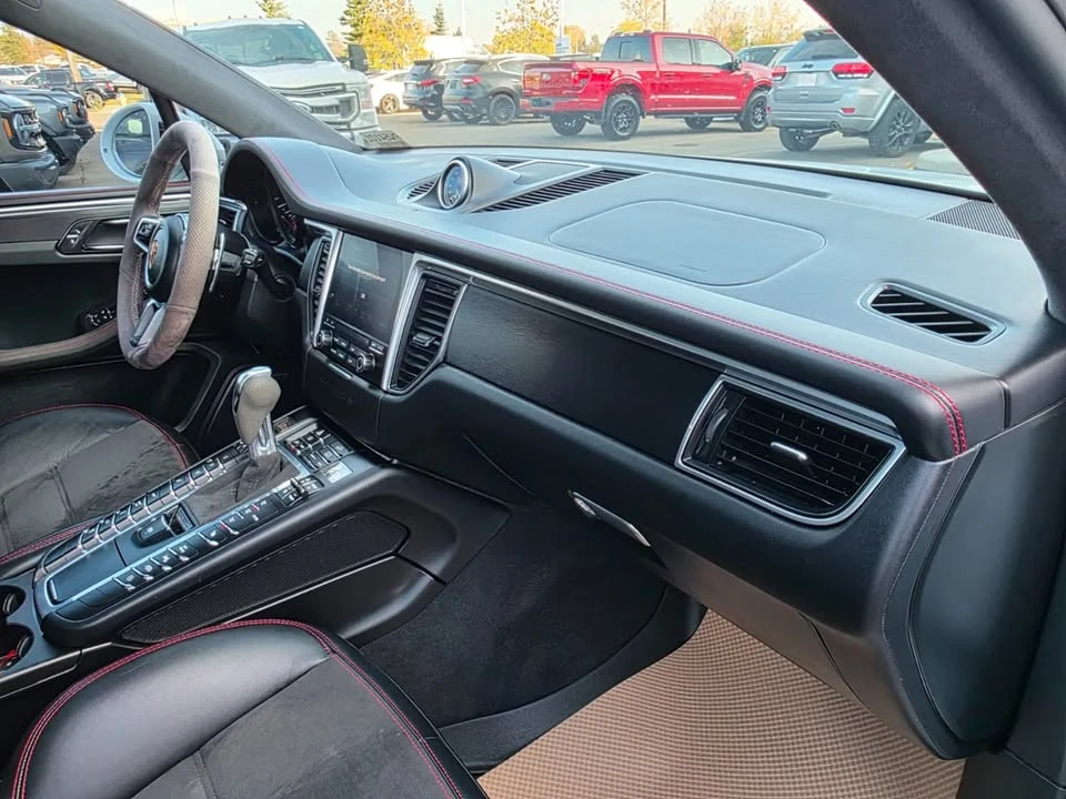 2017 Porsche Macan GTS - Image 14 of 17
