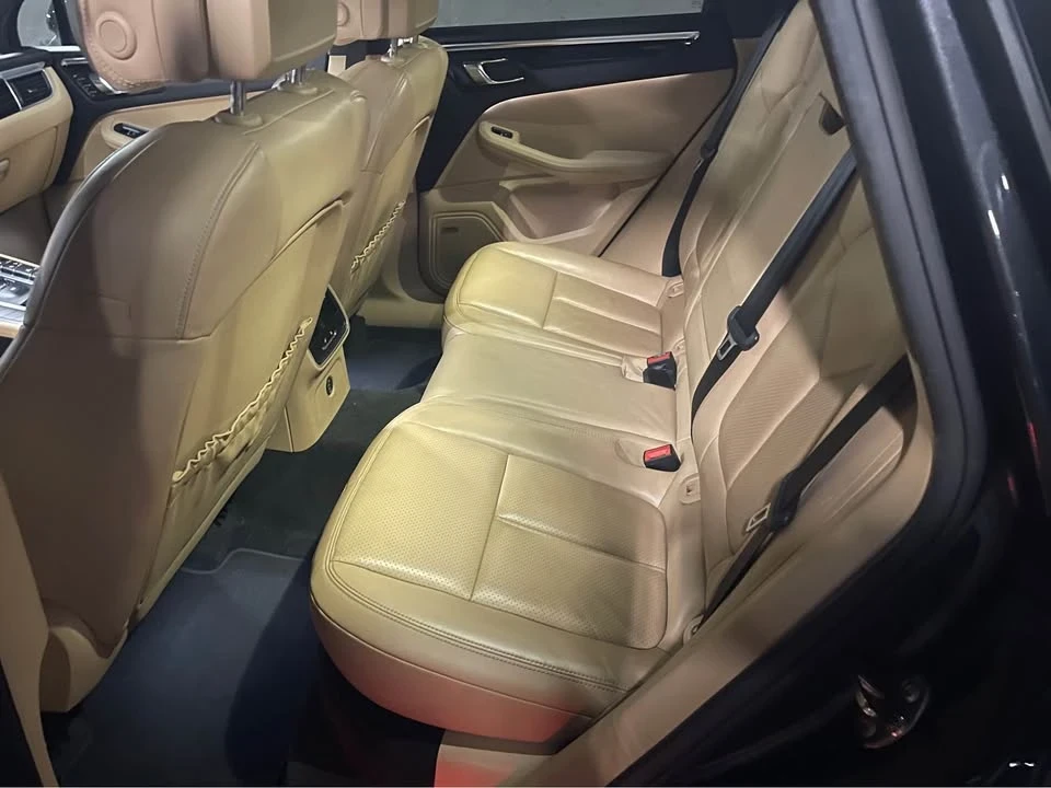 2017 Porsche Macan - Image 10 of 20