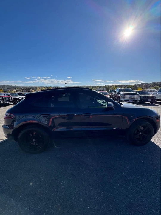 2017 Porsche Macan - Image 5 of 9