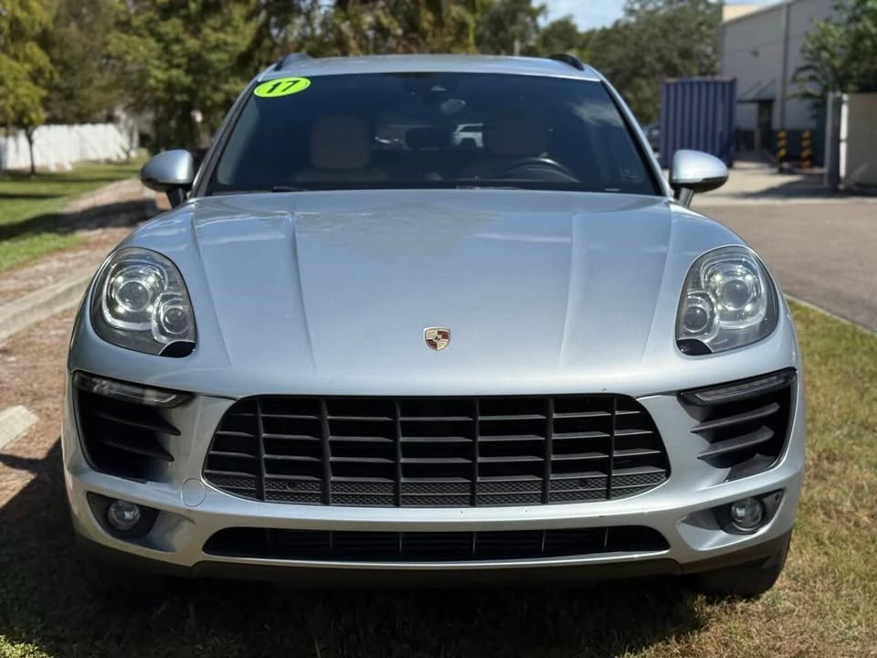 2017 Porsche Macan - Image 10 of 20