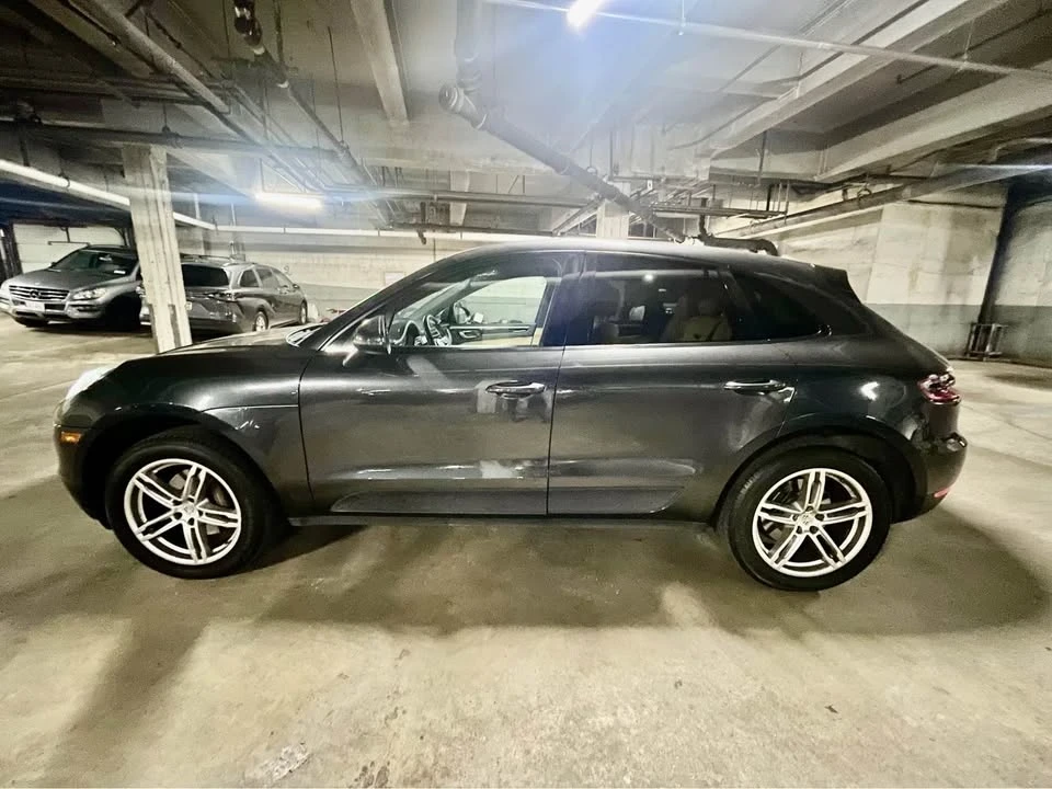 2017 Porsche Macan - Image 14 of 20