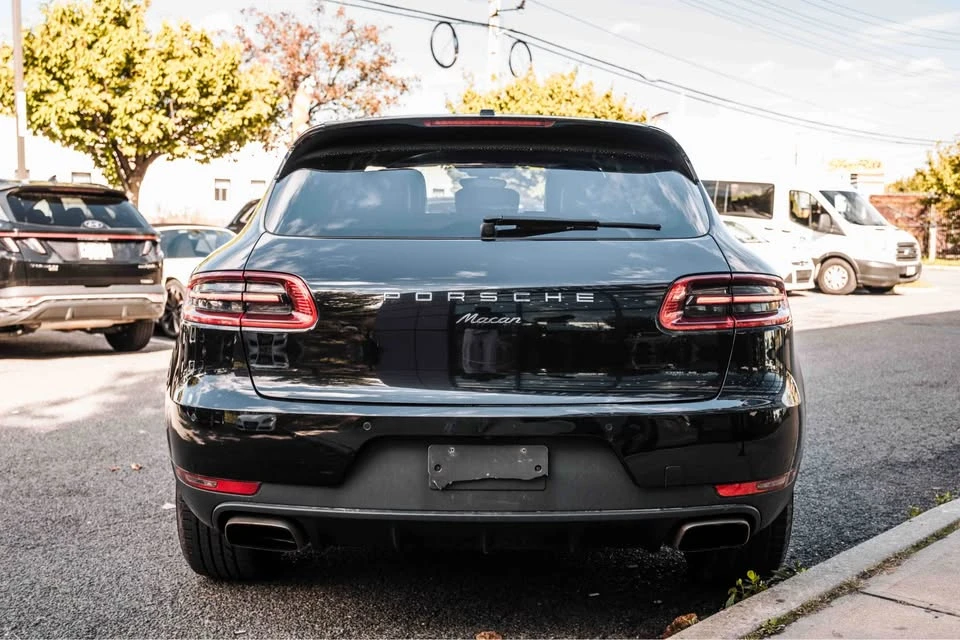 2017 Porsche Macan - Image 12 of 18