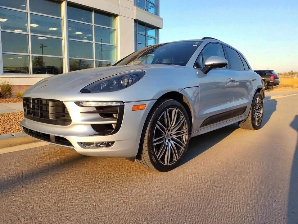 2017 Porsche Macan - Image 2 of 20