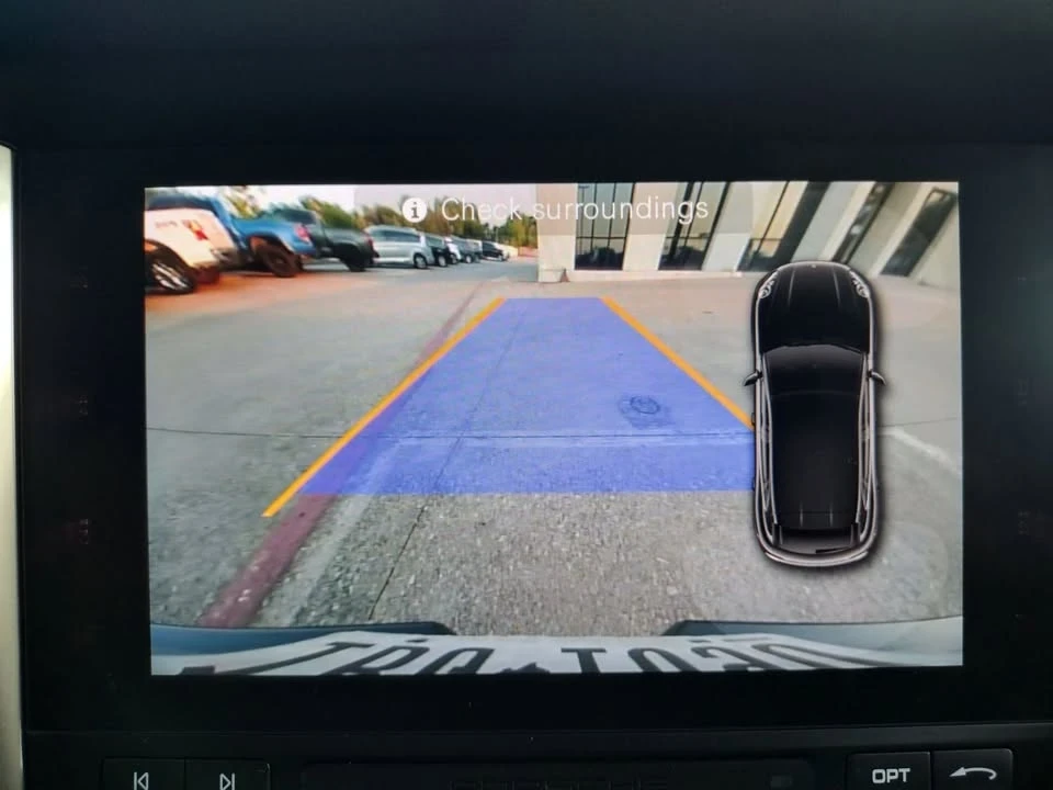 2017 Porsche Macan - Image 18 of 20