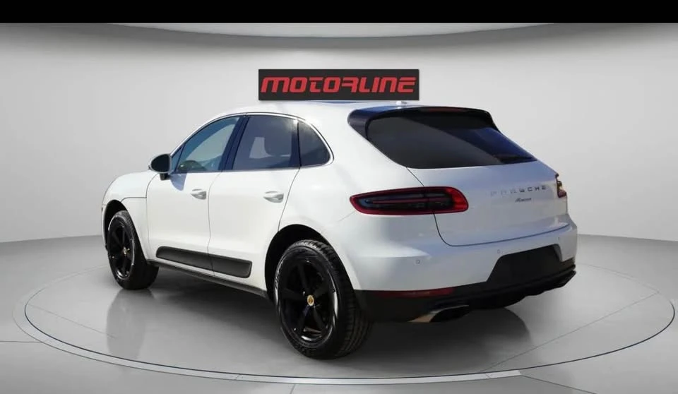 2017 Porsche Macan - Image 8 of 20