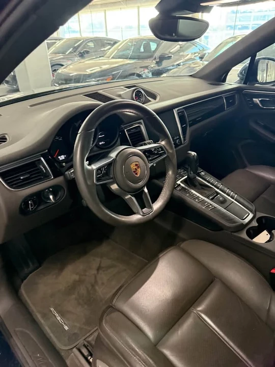 2017 Porsche Macan - Image 5 of 11