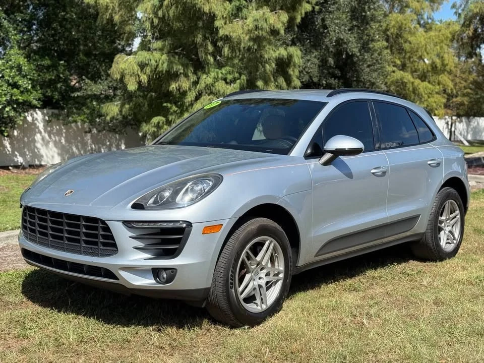 2017 Porsche Macan - Image 2 of 20