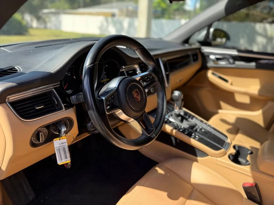 2017 Porsche Macan - Image 13 of 20