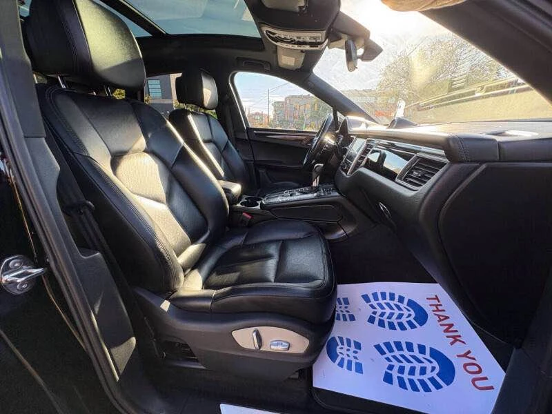 2017 Porsche Macan - Image 6 of 8