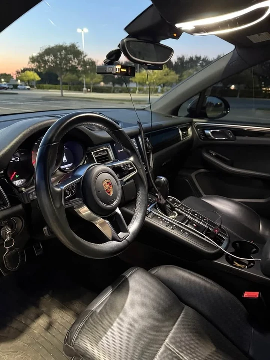 2017 Porsche Macan - Image 14 of 20