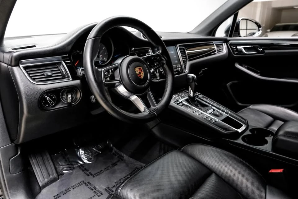 2017 Porsche Macan - Image 4 of 20
