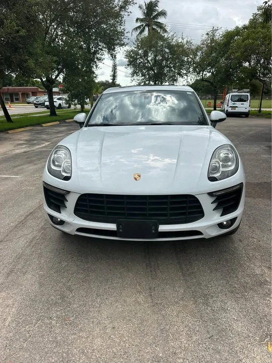 2017 Porsche Macan - Image 2 of 13