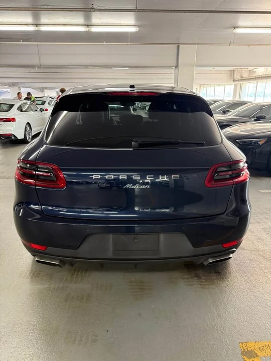 2017 Porsche Macan - Image 10 of 11