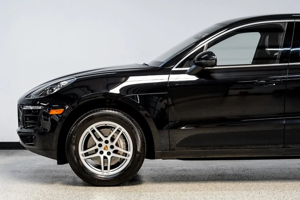 2017 Porsche Macan - Image 11 of 19