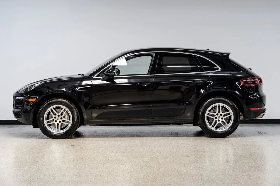 2017 Porsche Macan - Image 10 of 19