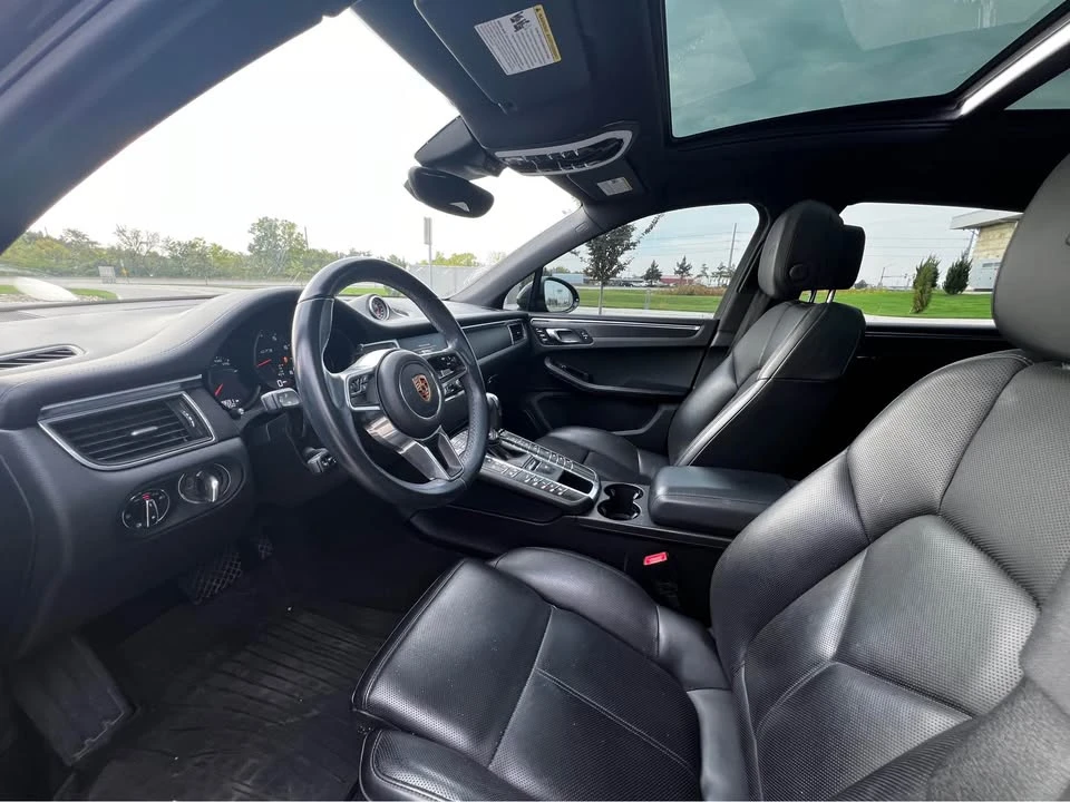 2017 Porsche Macan - Image 7 of 8