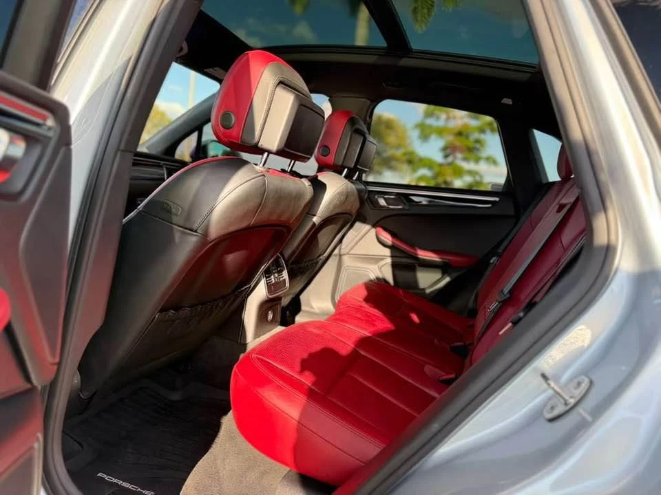 2017 Porsche Macan - Image 11 of 20