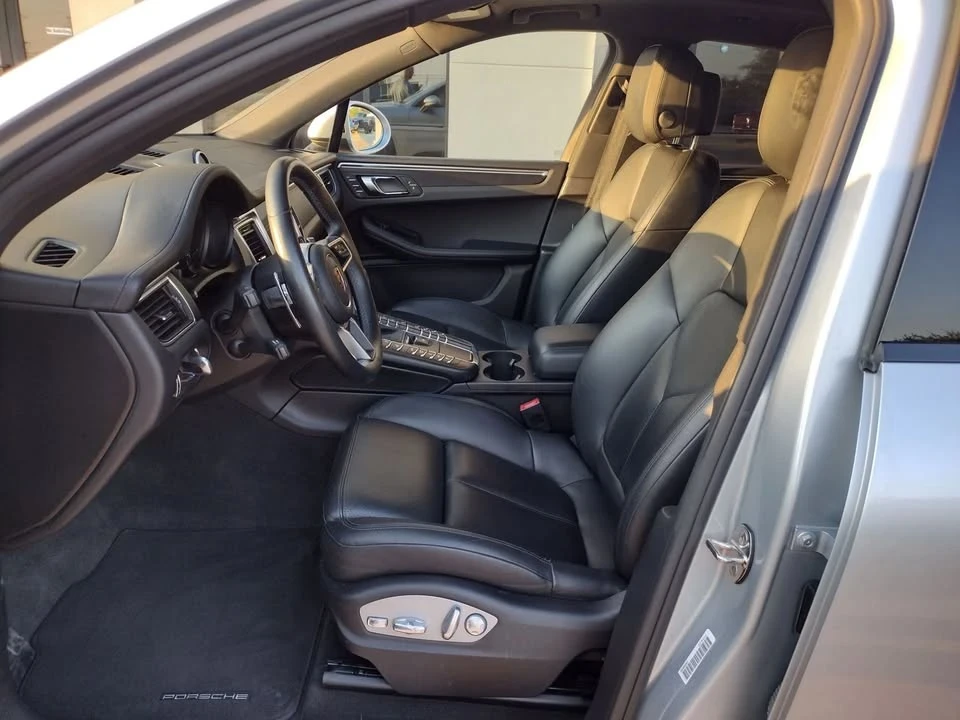 2017 Porsche Macan - Image 12 of 20