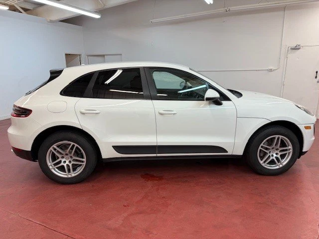 2017 Porsche Macan - Image 6 of 20