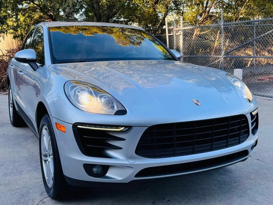 2017 Porsche Macan - Image 2 of 19