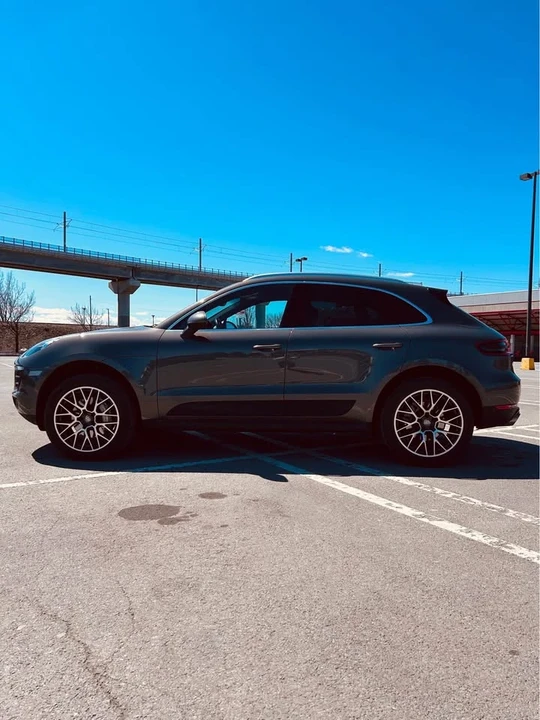 2017 Porsche Macan - Image 4 of 9