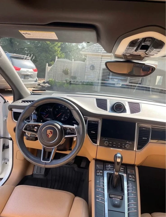 2017 Porsche Macan - Image 6 of 8