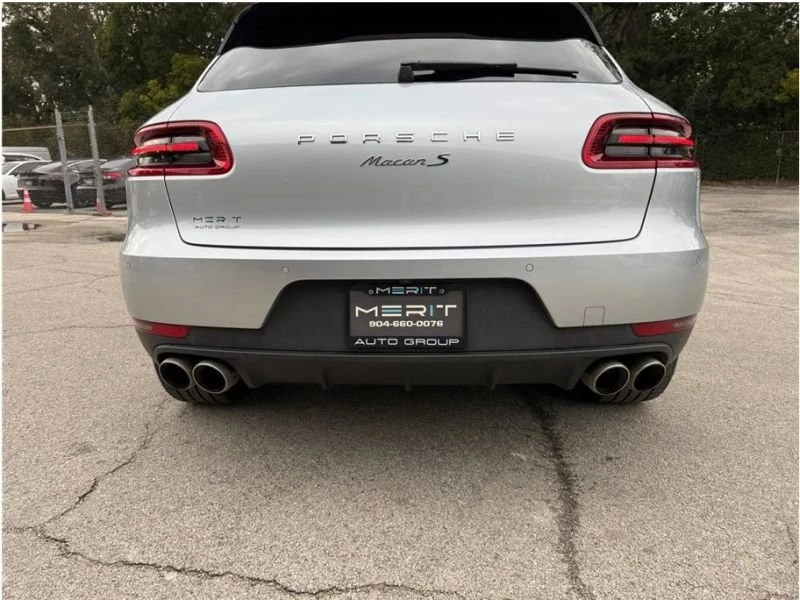 2017 Porsche Macan - Image 14 of 19