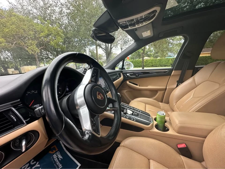 2017 Porsche Macan - Image 11 of 13