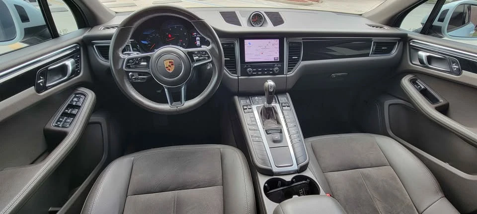 2017 Porsche Macan - Image 16 of 20