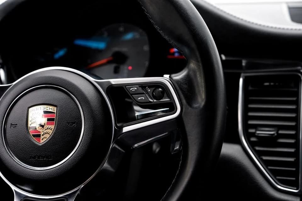 2017 Porsche Macan - Image 19 of 20