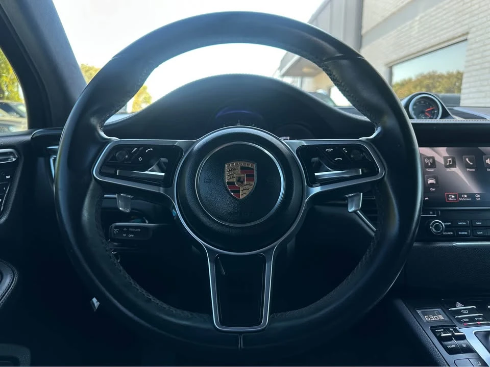 2017 Porsche Macan - Image 12 of 20
