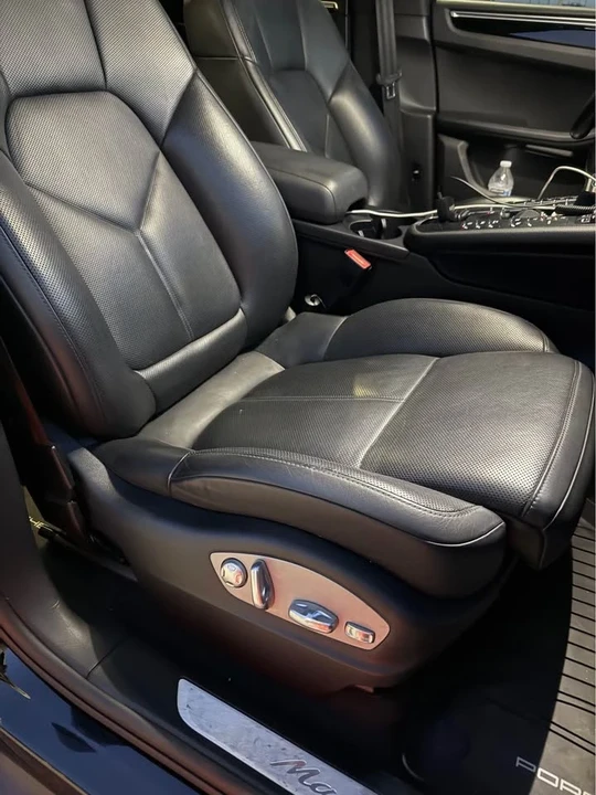 2017 Porsche Macan - Image 13 of 20