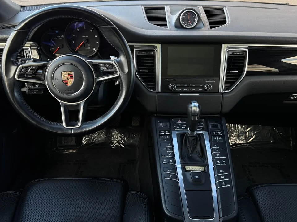 2017 Porsche Macan - Image 17 of 20