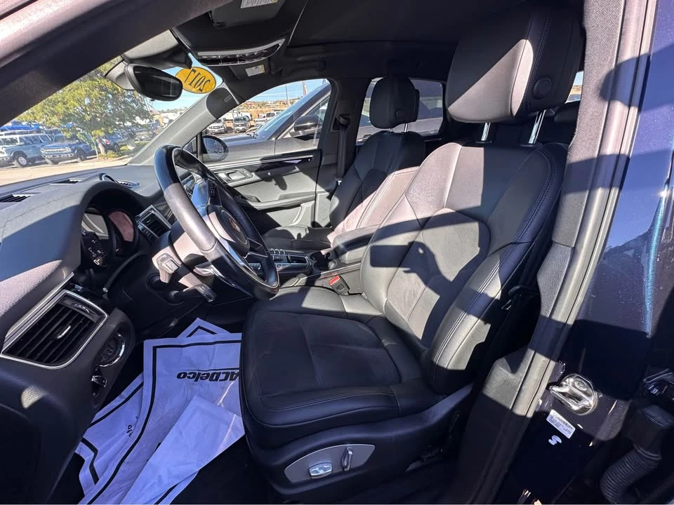 2017 Porsche Macan - Image 8 of 14