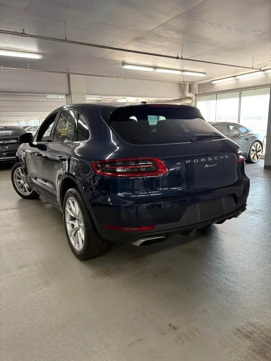 2017 Porsche Macan - Image 9 of 11