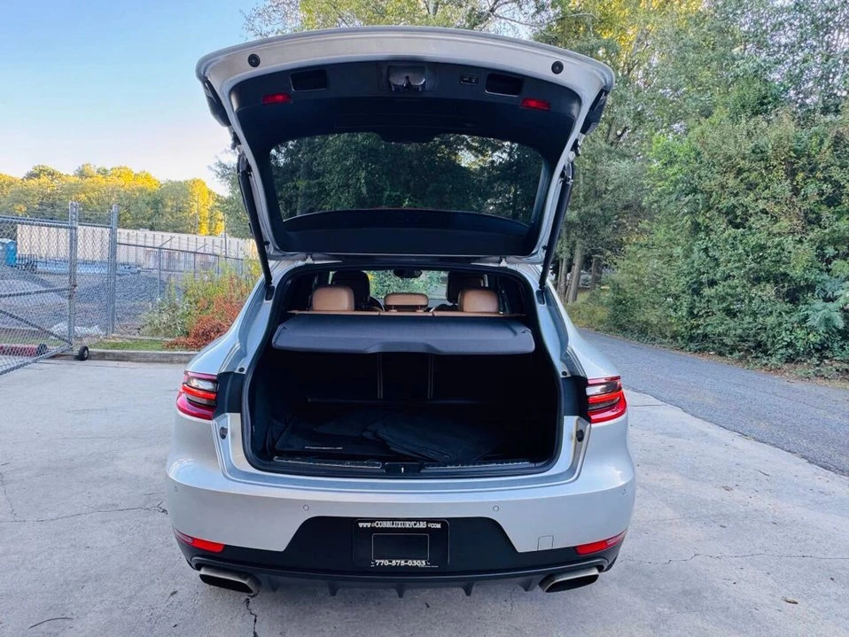 2017 Porsche Macan - Image 15 of 19