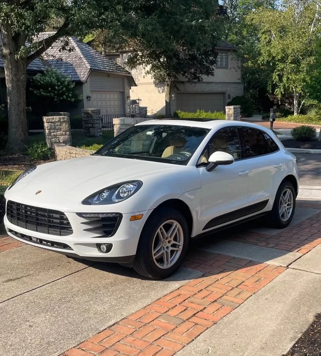 2017 Porsche Macan - Image 5 of 8