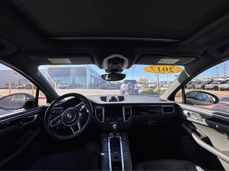 2017 Porsche Macan - Image 10 of 14