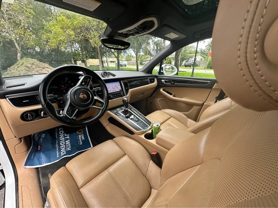 2017 Porsche Macan - Image 9 of 13