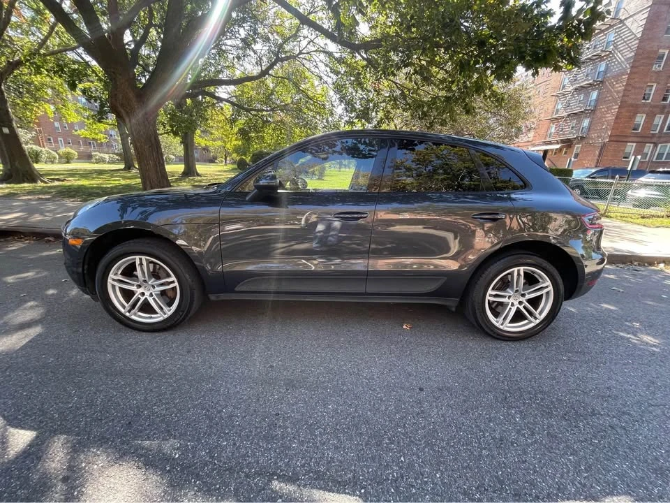 2017 Porsche Macan - Image 6 of 16