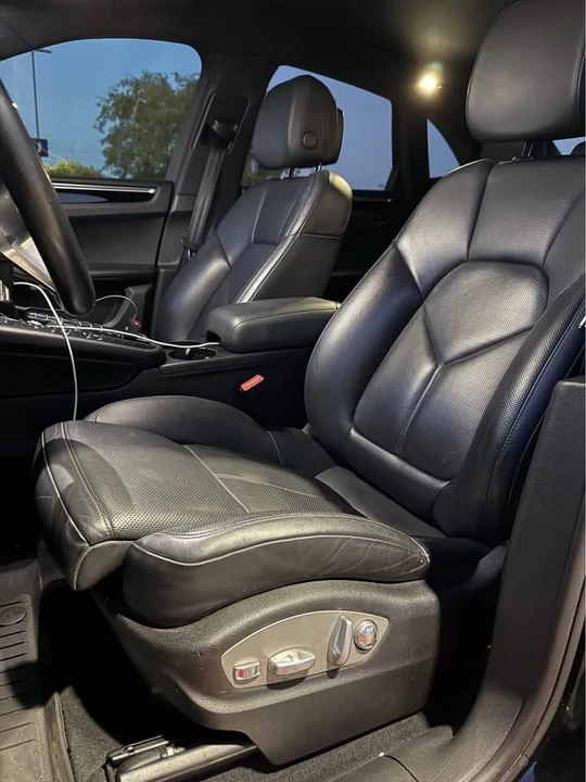 2017 Porsche Macan - Image 12 of 20