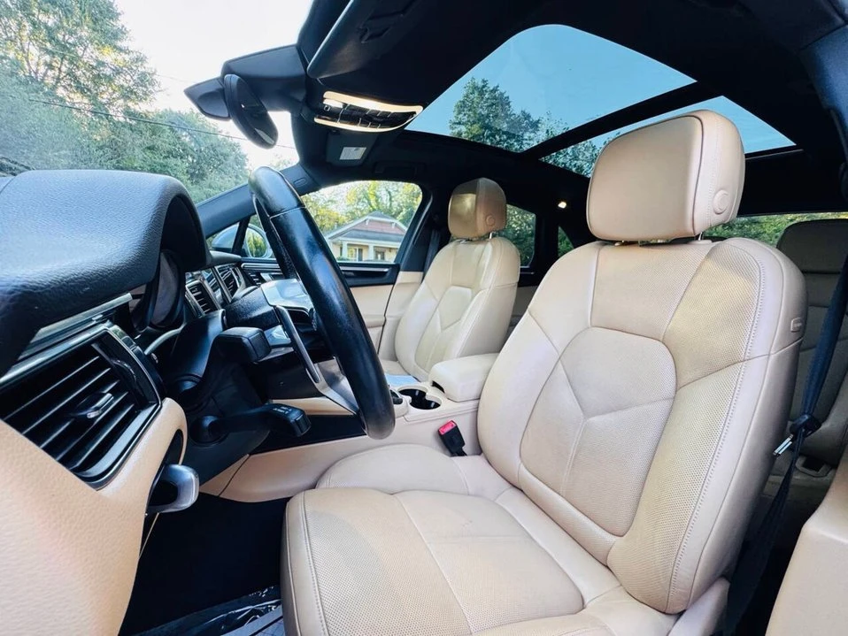 2017 Porsche Macan - Image 8 of 19