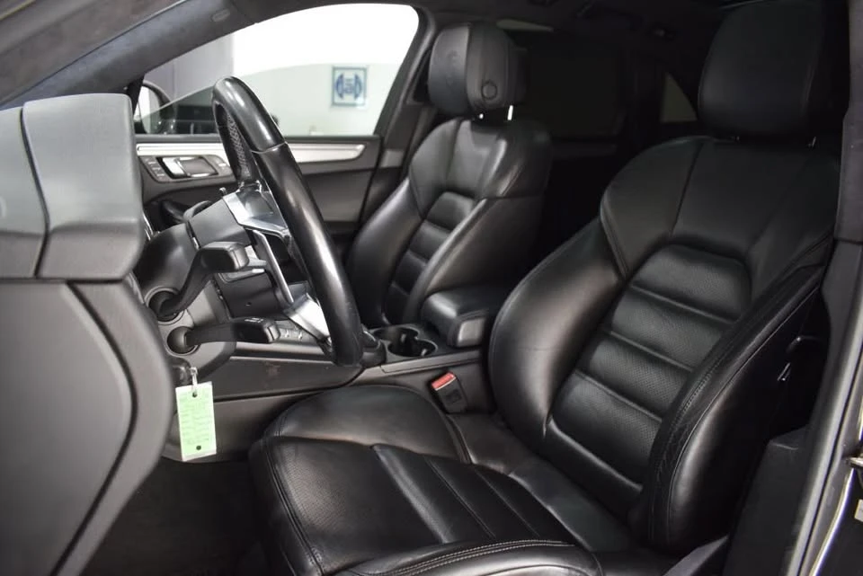 2017 Porsche Macan - Image 10 of 20